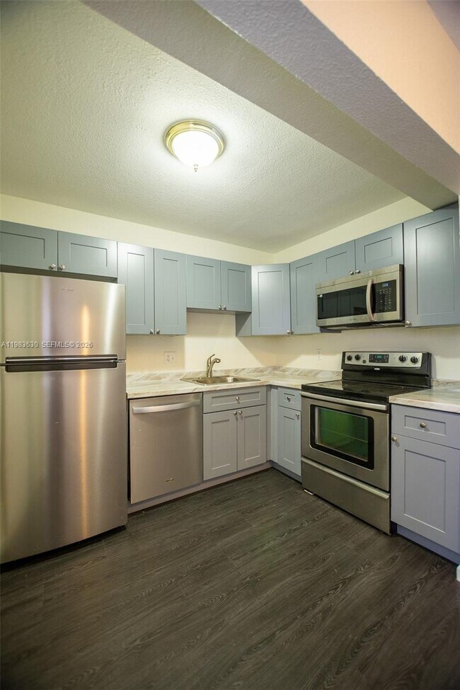 Foto del edificio - 4803 NW 9th Dr