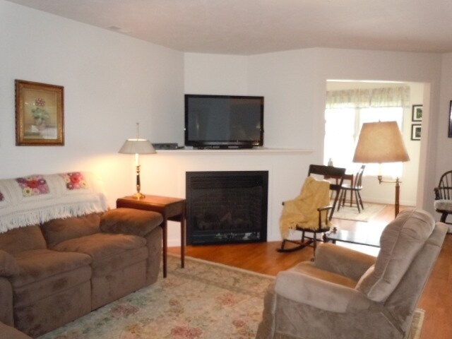 Foto del interior - 125 Donats Brow Ln