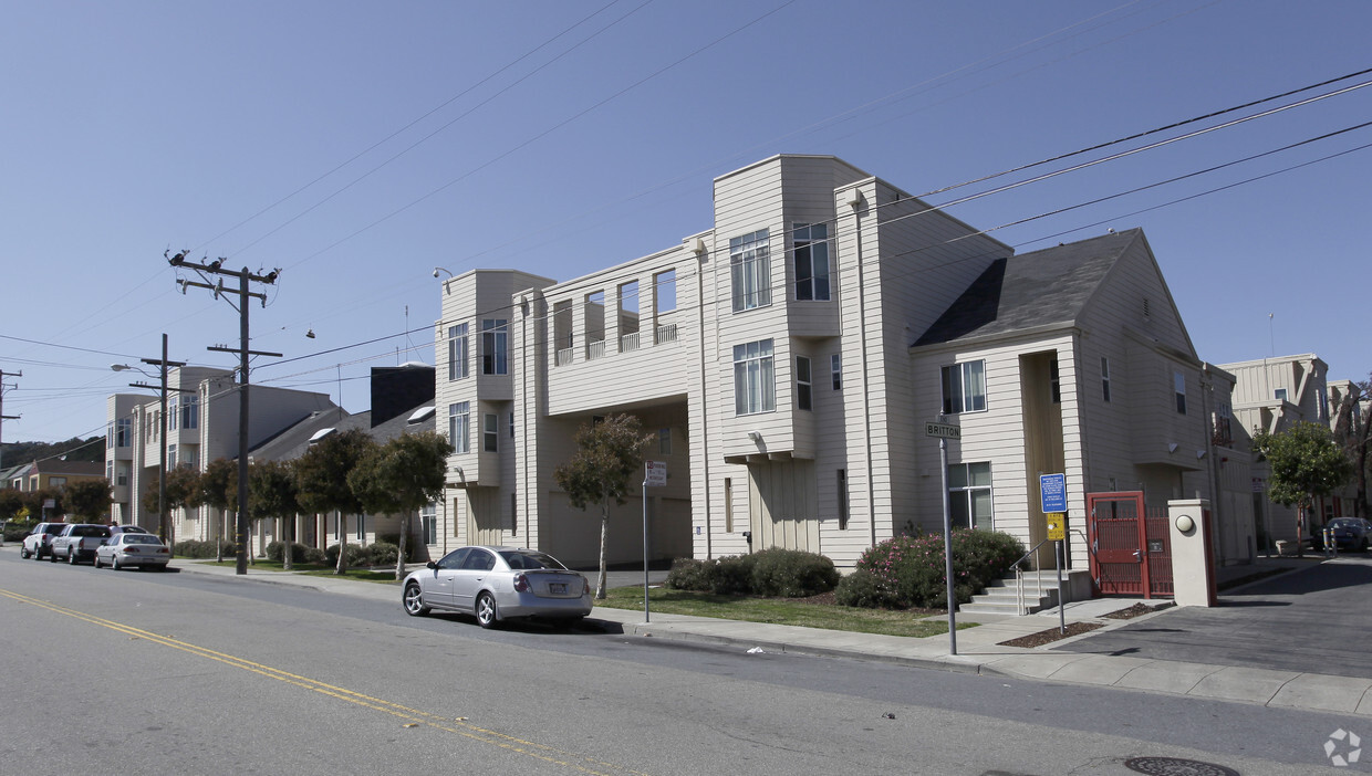 Foto del edificio - Britton Court Apartments