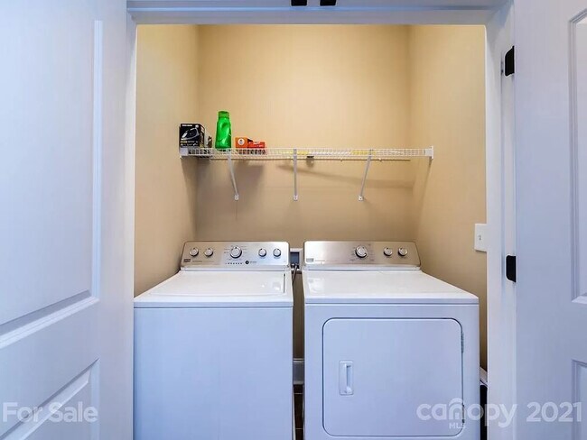 Building Photo - 500 Summerfield Place