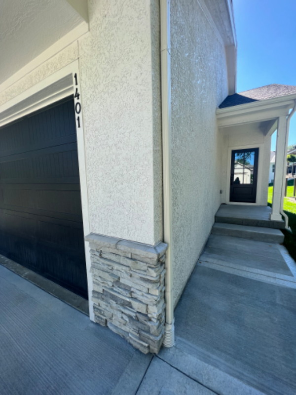 Building Photo - 1401 SW Heartwood Terrace