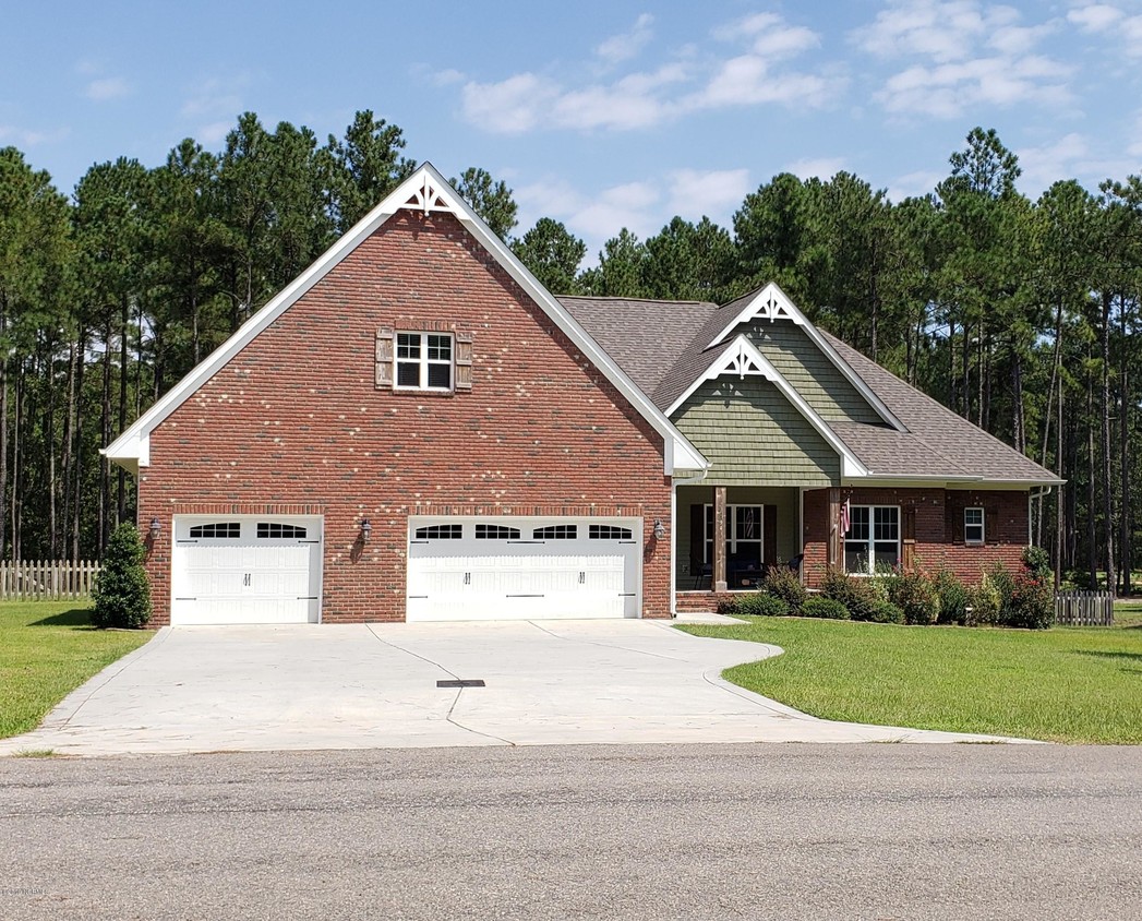 Primary Photo - 15941 Wildlife Ln