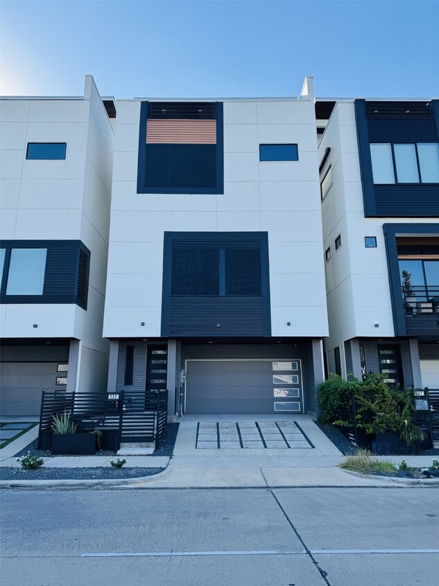 Foto principal - 525 Memorial Heights Dr