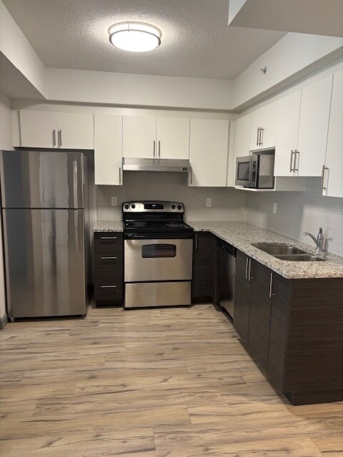 Photo du bâtiment - 258B-258B Sunview St