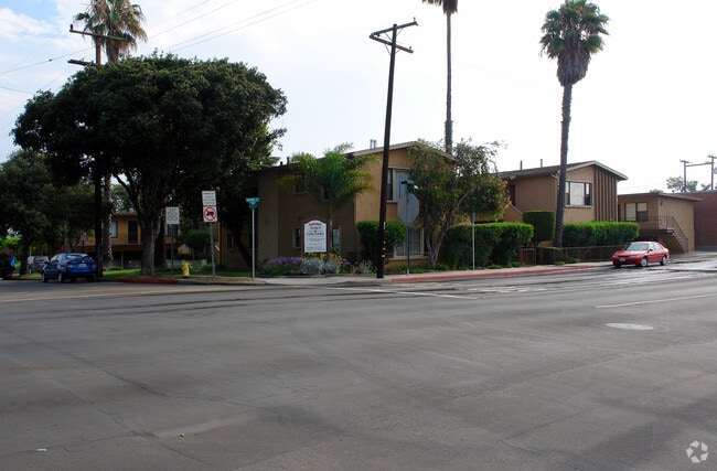 Foto del edificio - Town & Country Apartments