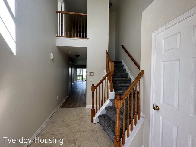 Building Photo - 3 br, 2.5 bath House - 52 Victoria Drive