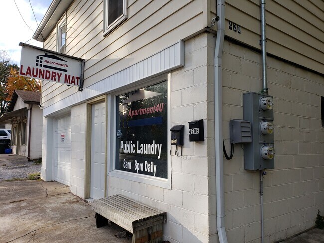 Foto del edificio - 420 W Hickory St