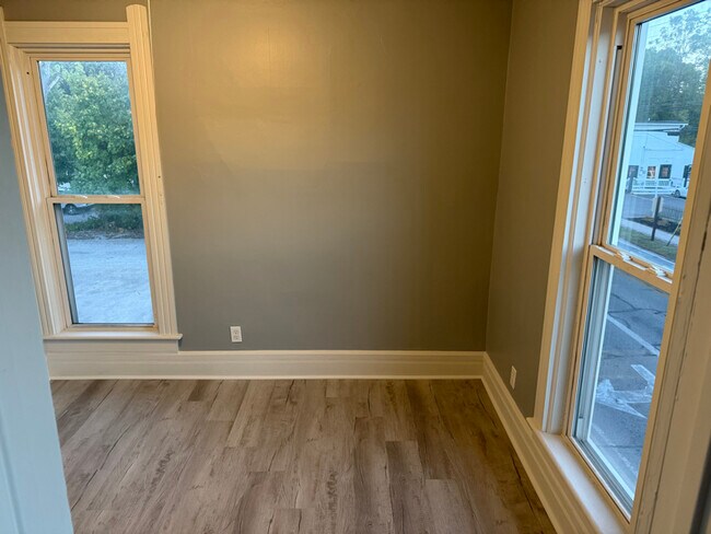 Foto del edificio - 2521 Stoney Ridge Rd