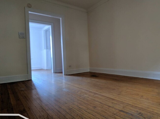Building Photo - 2336 N Spaulding Ave