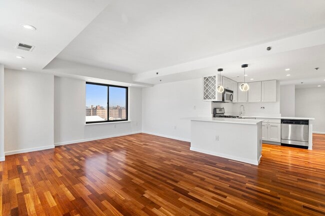 Building Photo - 759 2nd St