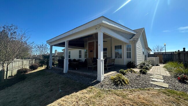 Building Photo - 422 Westridge Ct