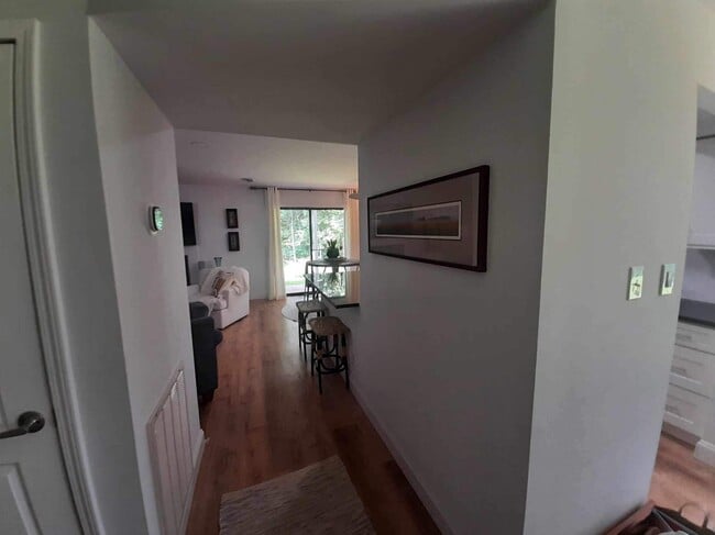 Building Photo - 8701 Olde Colony Trl