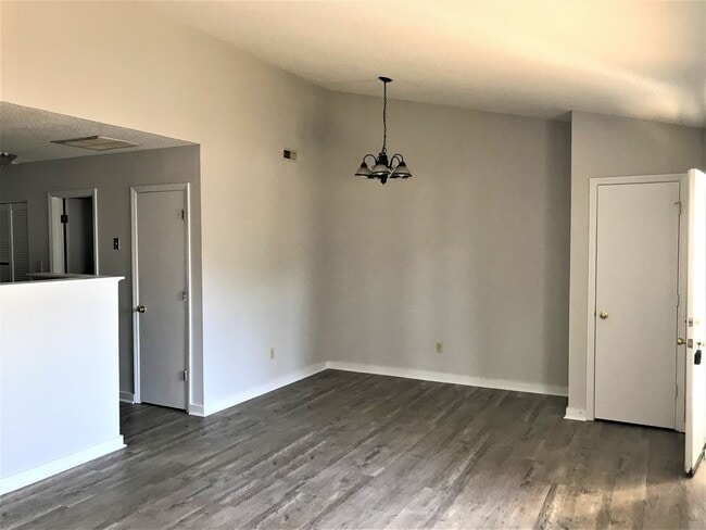 Building Photo - 118 Marlene Dr