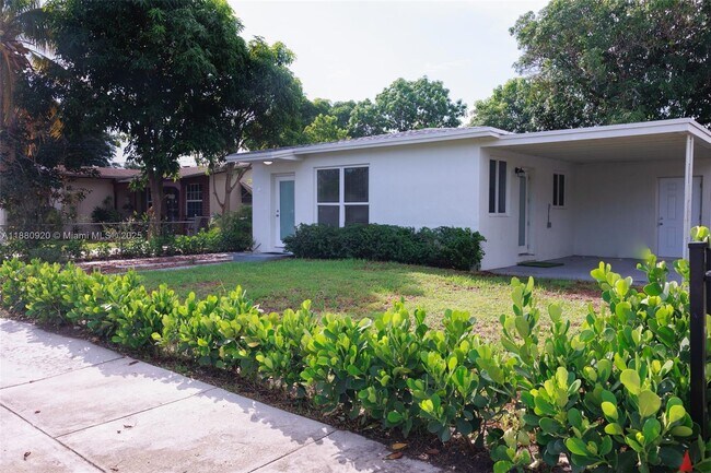 Foto del edificio - 320 NE 172nd St