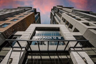 Building Photo - 150 Main St W