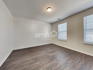 Foto del edificio - 122 Hyrne Dr