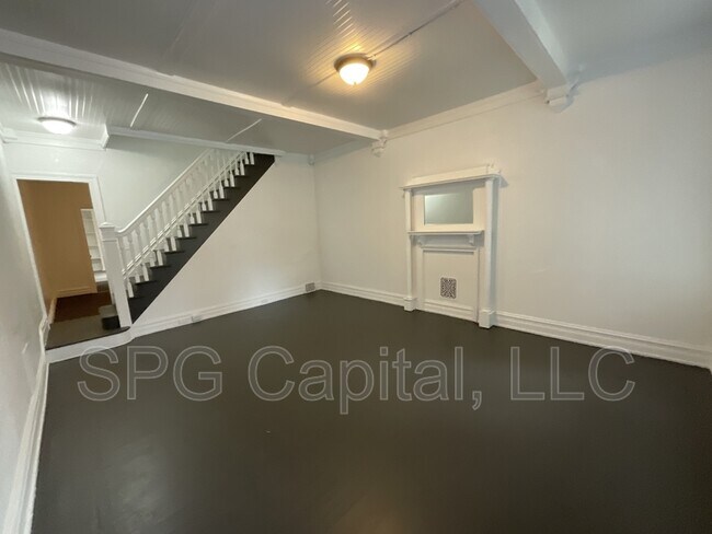Foto del edificio - 219 E Cottage Pl