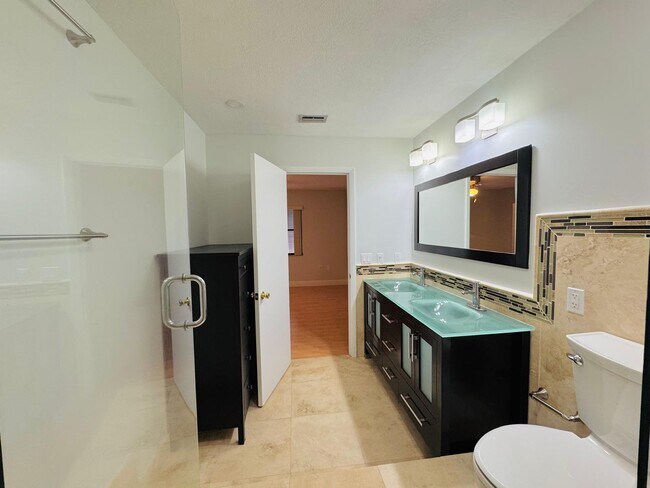 Building Photo - 13370 SW 90th Ter