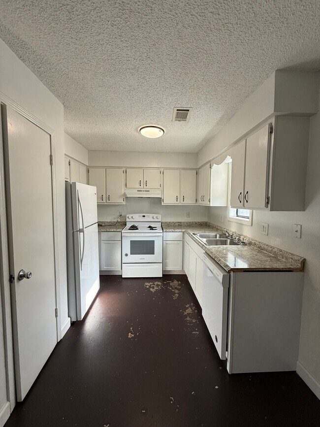 Foto del edificio - 1618 W Matthews Ave