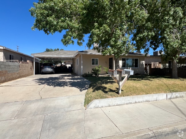 Building Photo - 44820 Spearman Ave