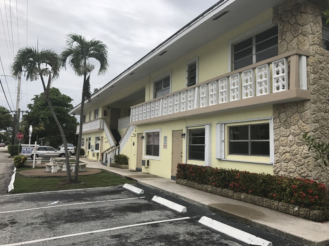 900 NE 17th Terrace, Fort Lauderdale, FL 33304 Apartments in Fort