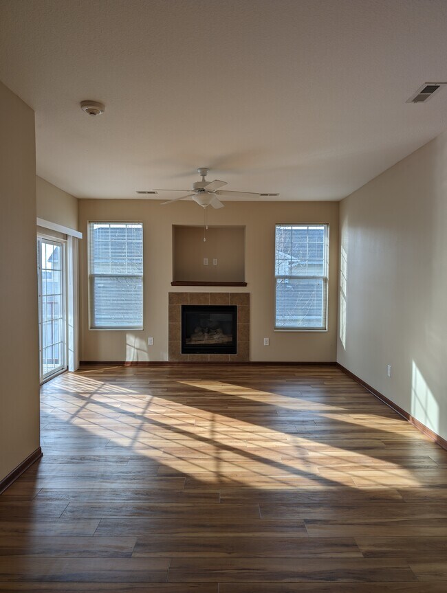 Building Photo - 310 NE 41st St