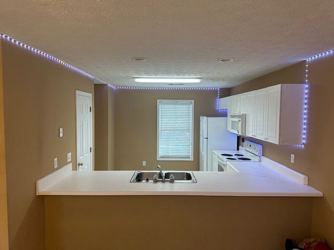 Donahue Crossing Condominiums #1409 - Donahue Crossing Condominiums #1409
