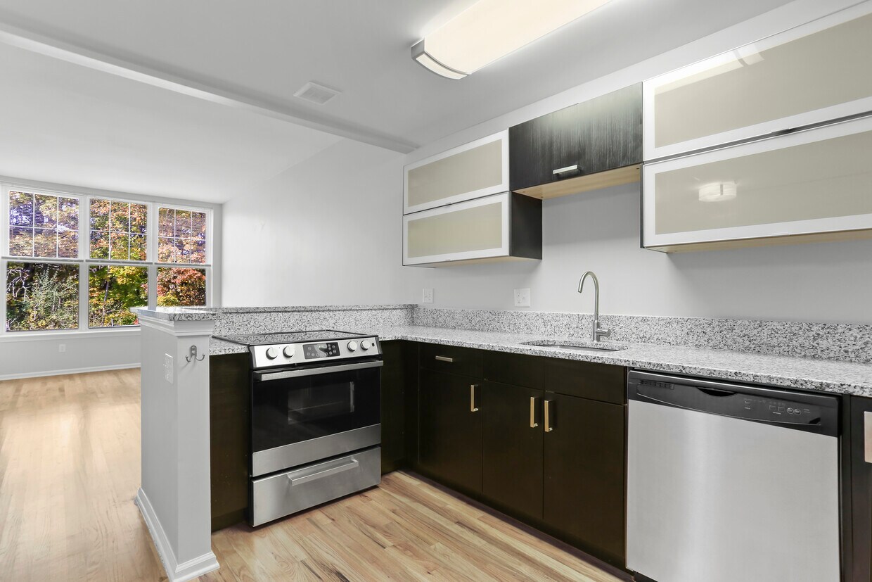 Primary Photo - 100 Lansdale Ave