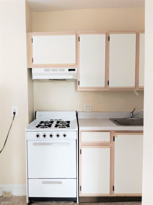 Building Photo - Studio, 1 bath  - Webster Manor Studio