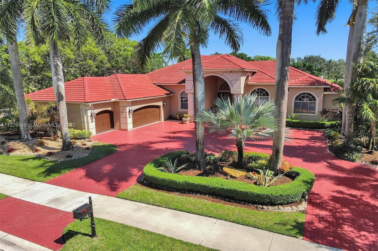 Primary Photo - 176 Dockside Cir