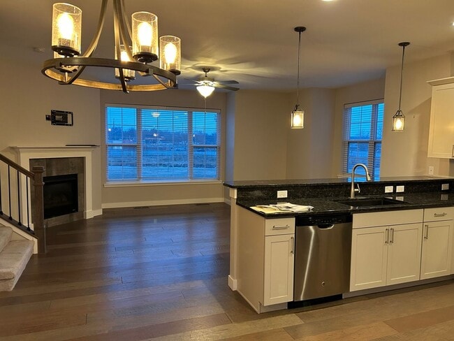 Building Photo - 300 Clark Dr