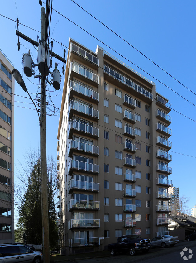 Building Photo - Eagle Crest Apartments