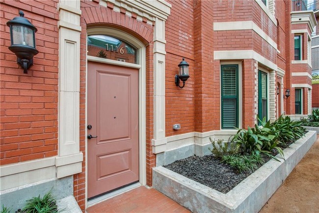 Building Photo - 2525 State St