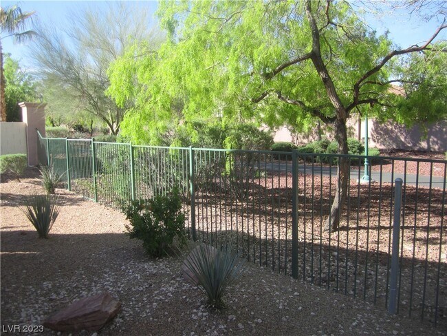 Building Photo - 2058 Smoketree Village Cir
