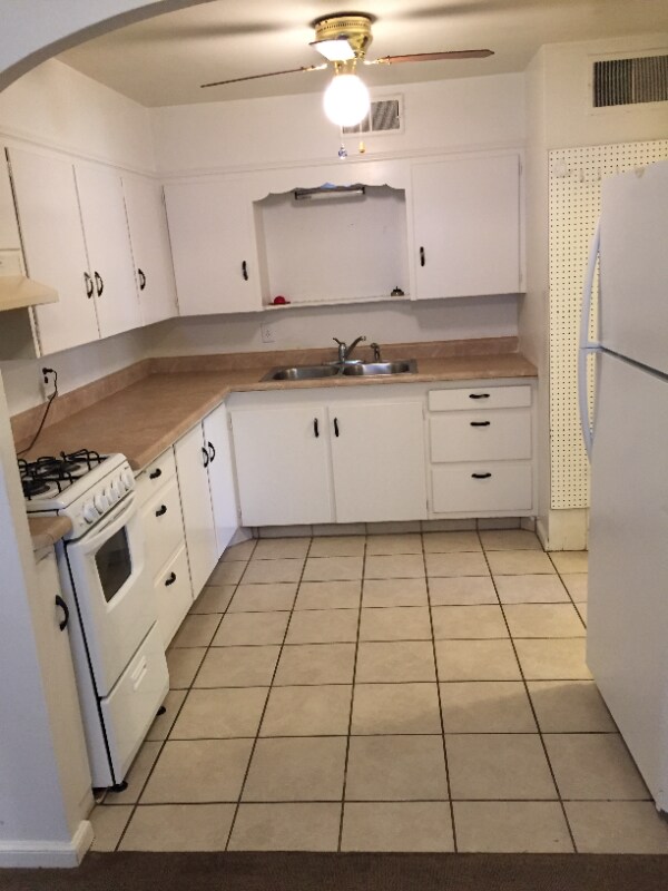 Foto del edificio - 404.5 S Kimball St