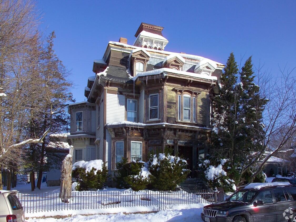 Primary Photo - 344 French St