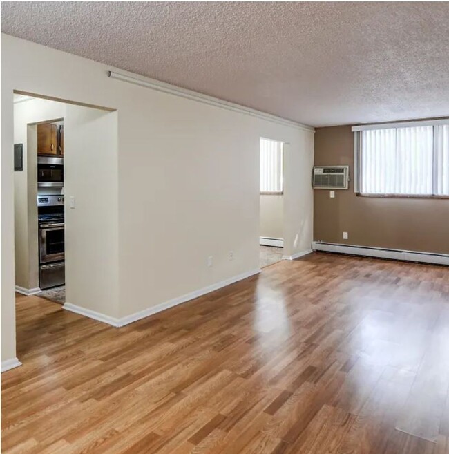 Interior Photo - Burnsville Pointe