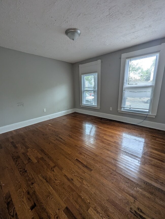 Building Photo - 76 3rd St