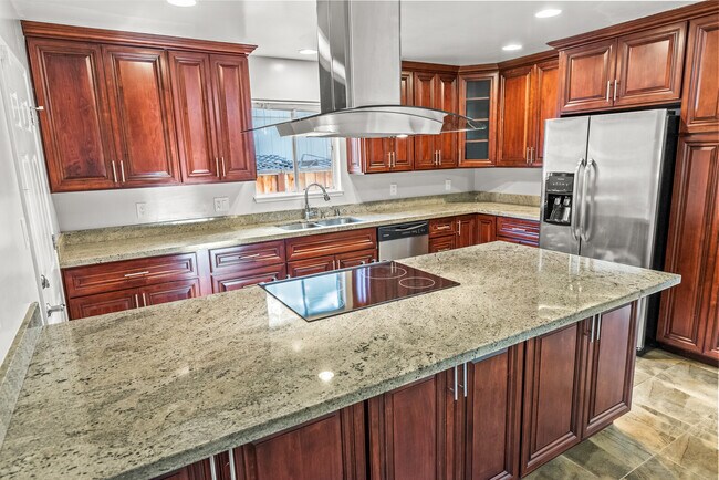Building Photo - 761 San Carlos Ave