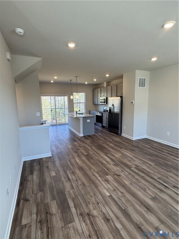 Building Photo - 5886 Ginger Dr