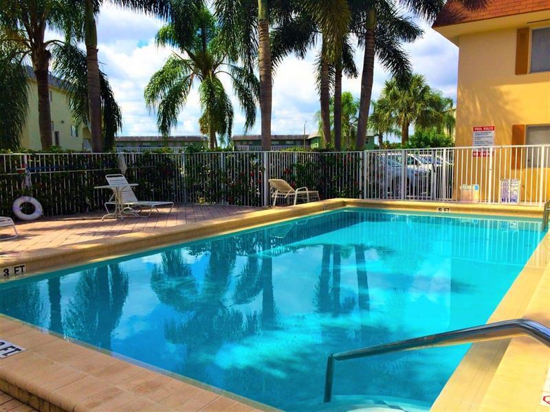 Foto principal - 515 S Sequoia Dr