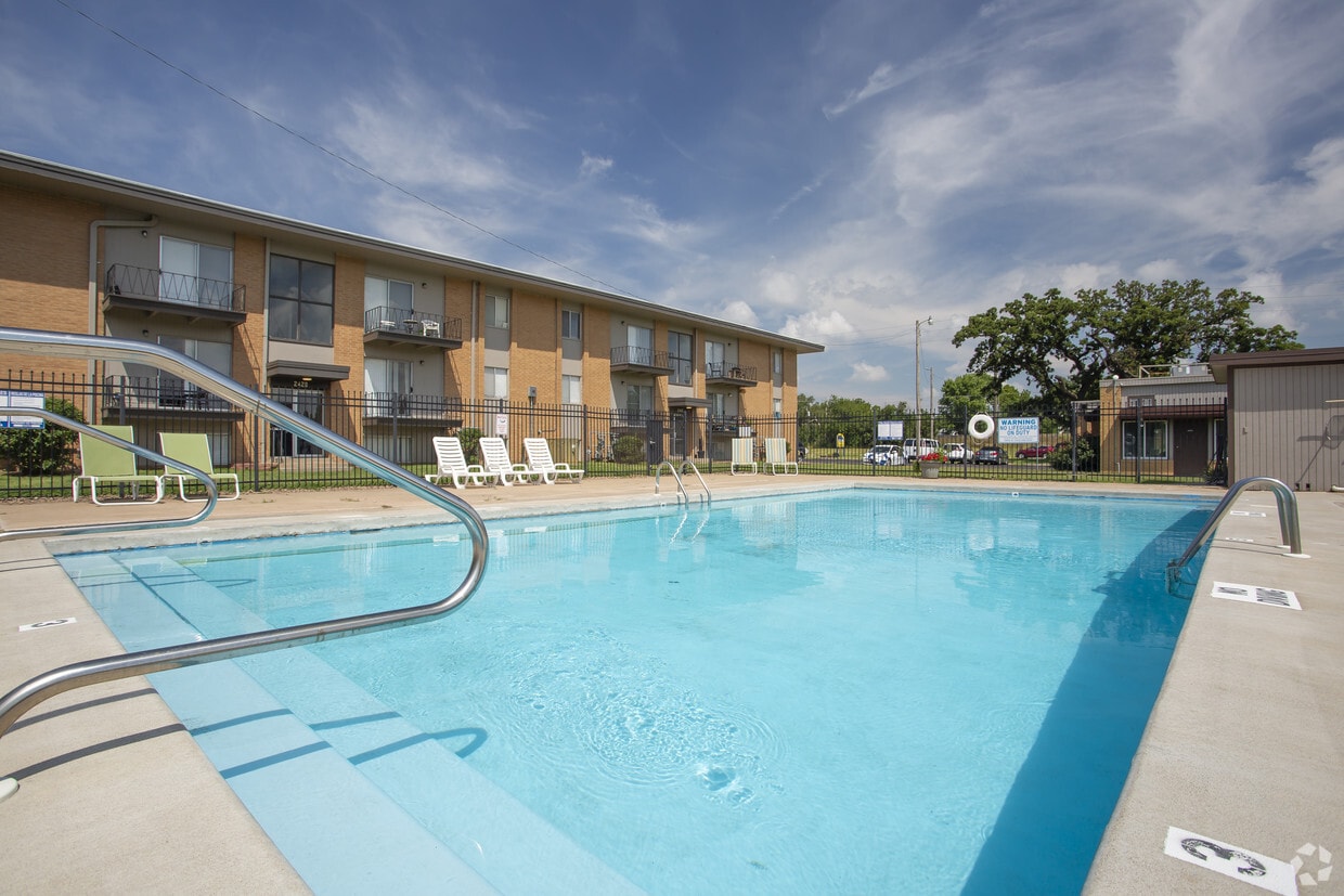 Skyline Apartments Apartments in Wichita, KS
