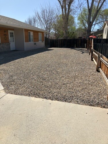 Building Photo - 2999 1/4 Pinyon Ave