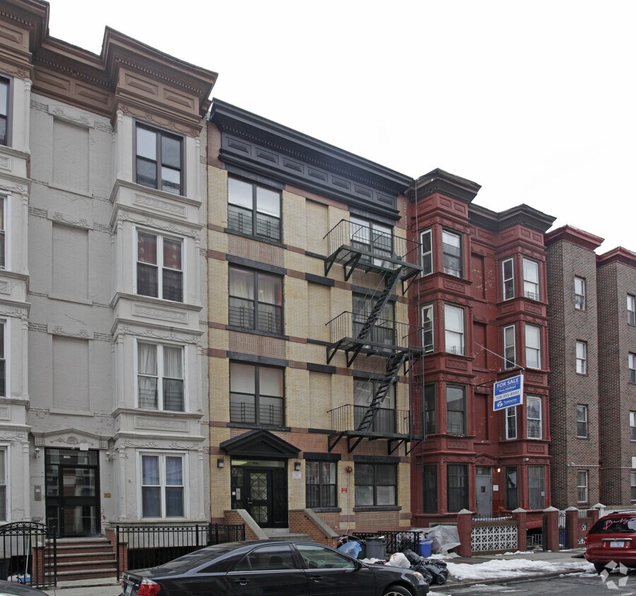 Primary Photo - Pacific St Cluster ( 1446 Pacific St )
