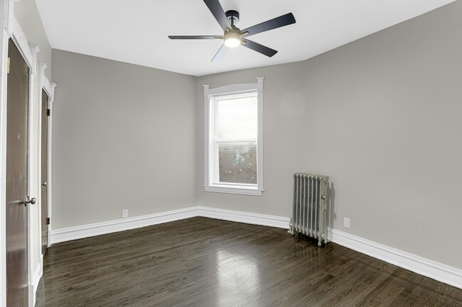 Building Photo - 6360 S Greenwood Ave