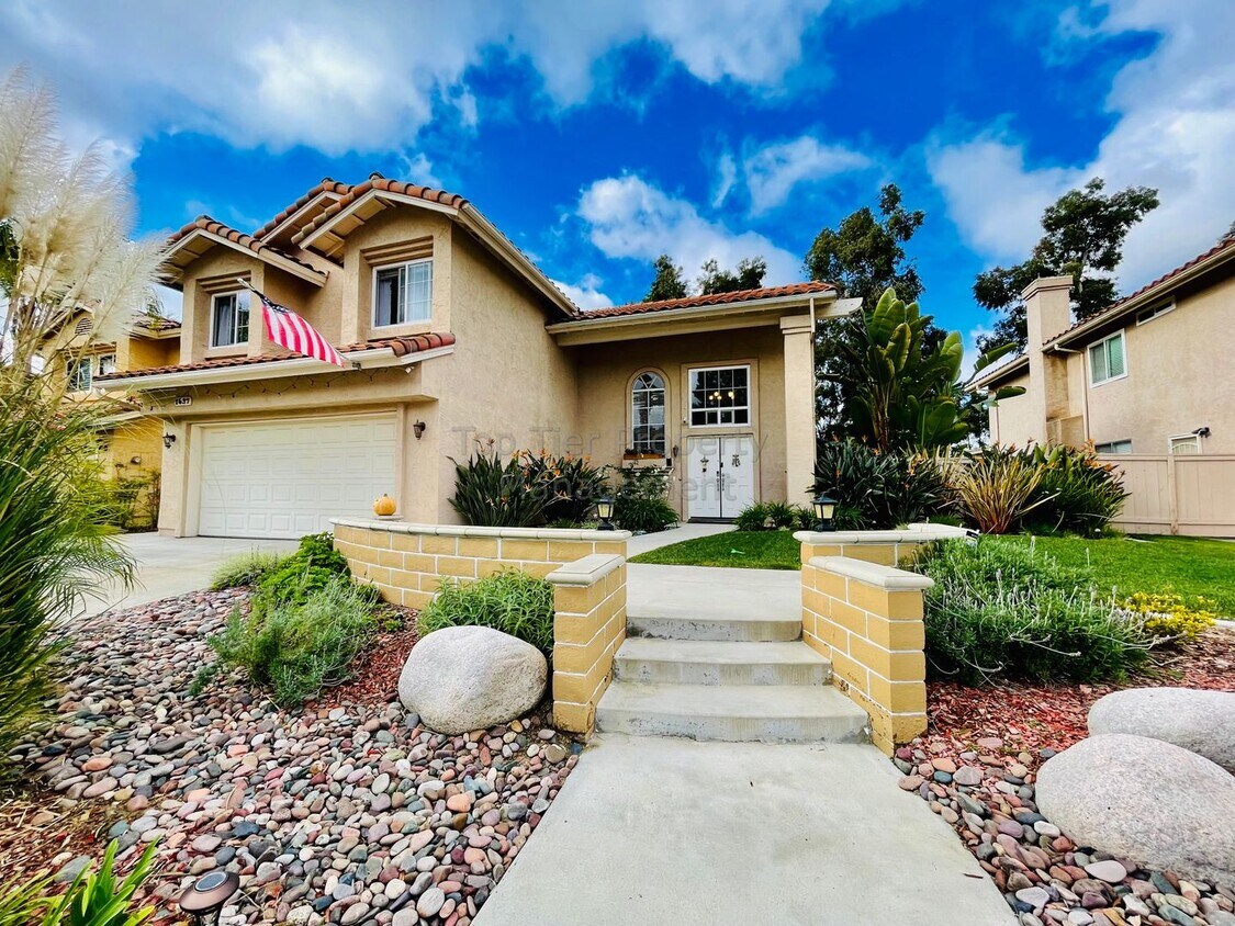 Foto principal - ***4 bed / 2.5 bath / 2,067 sqft House in ...