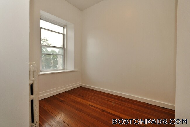 Building Photo - 11 Forbes St