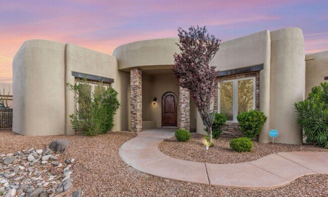 Foto del edificio - 3022 Lookout Ridge Dr