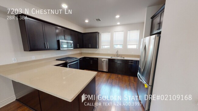 Foto del edificio - 7203 N Chestnut Ln