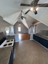 Building Photo - 746-748 River St